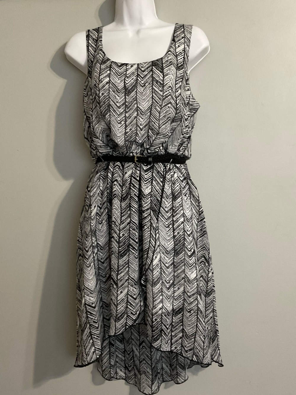 2/$15 Love Reign Black and White Chevron High-Low Belted Dress Medium